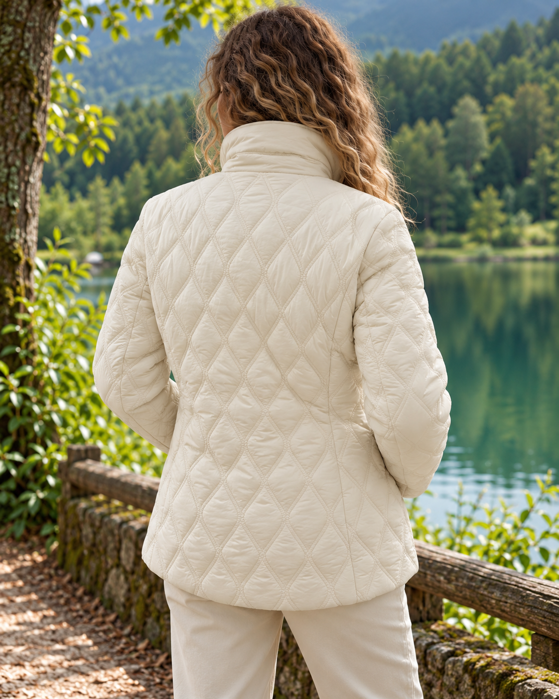 Parka Zoya acolchada color crudo con cuello alto - Le Option Nord