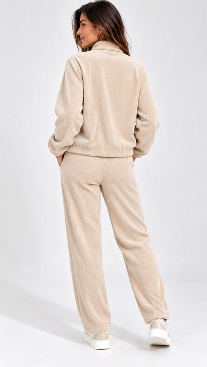 Chaqueta de pana beige vista de espalda